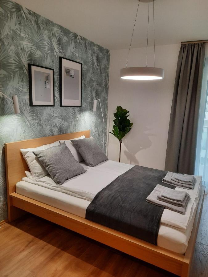 Bpr Space Grey Home With Balcony Budapeste Exterior foto