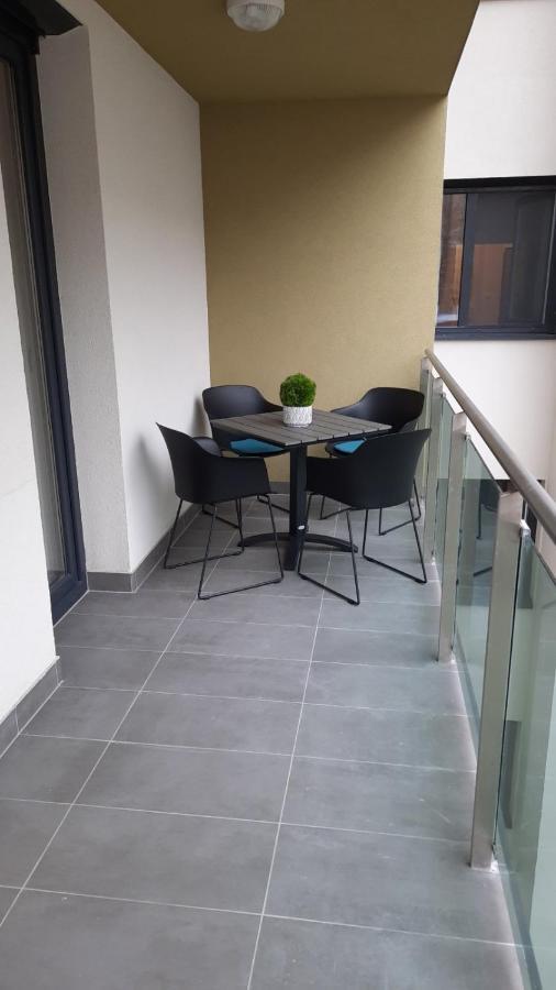 Bpr Space Grey Home With Balcony Budapeste Exterior foto