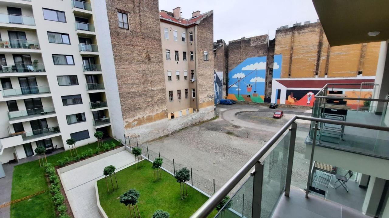 Bpr Space Grey Home With Balcony Budapeste Exterior foto